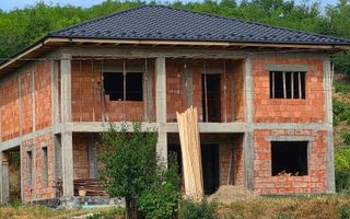 Casă de vânzare cu teren de 1200 mp în Horlești, zona Roșu - Poză 1