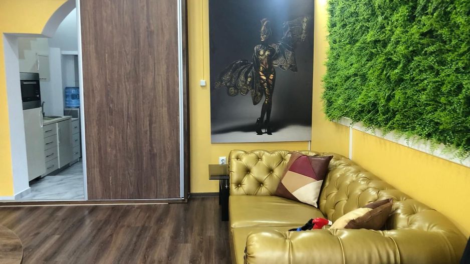 Casa de inchiriat   P+1E+M  - Piata Centrala - Poză 1