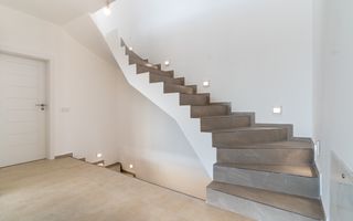 Casă / Vilă cu 5 camere de închiriat în zona Dambul Rotund - Poză 6