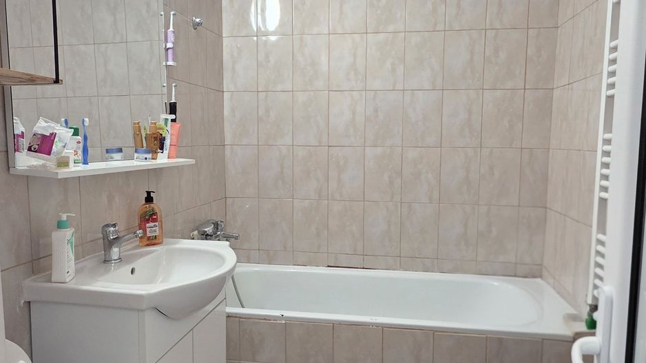 Apartament cu 2 camere, ETAJ 2, mobilat și utilat, VASLUI - zona CRUCEA GĂRII; - Poză 8