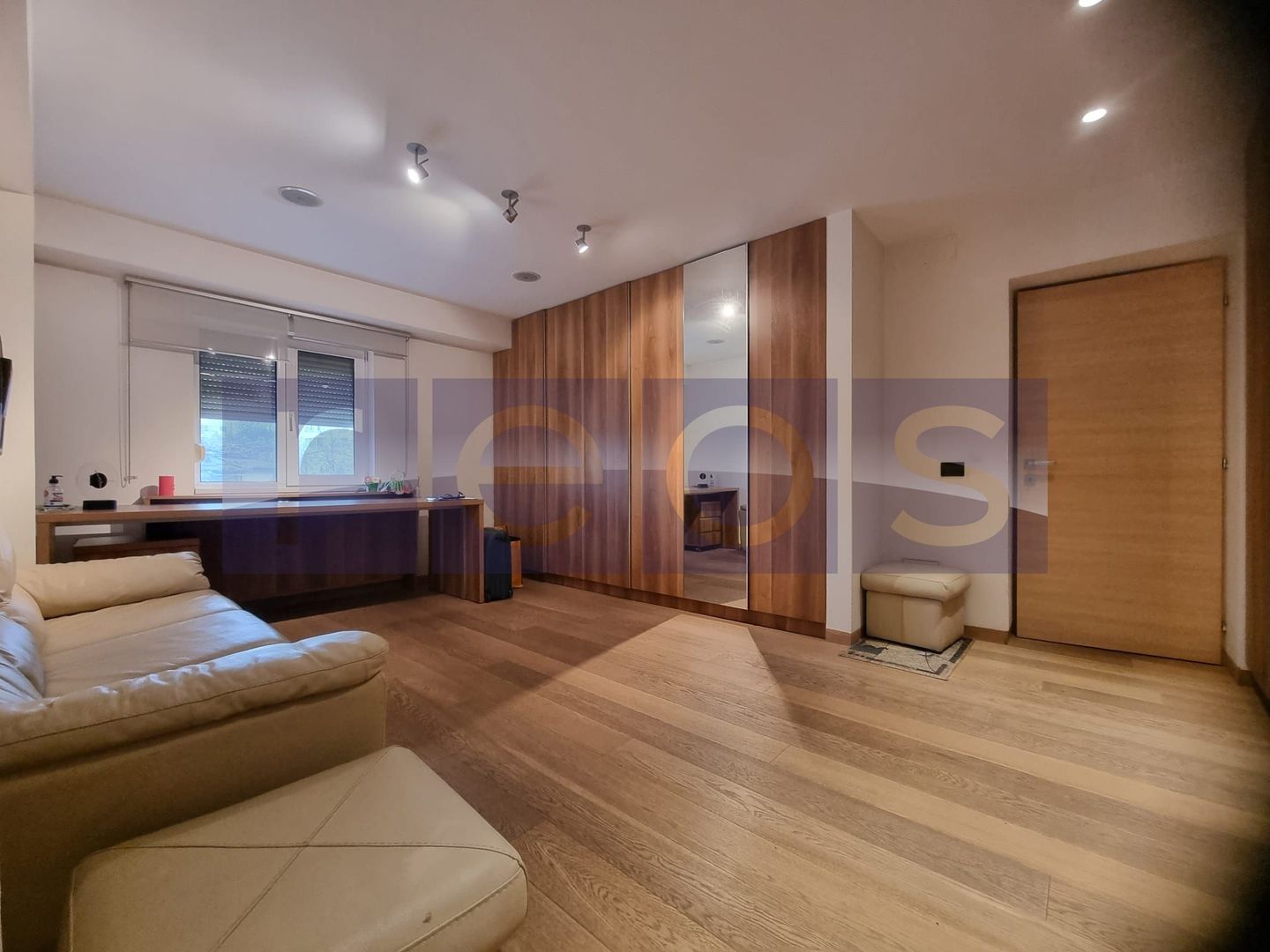 VANZARE 3 CAMERE SEMIDECOMANDAT - Mall Vitan - Poză 3