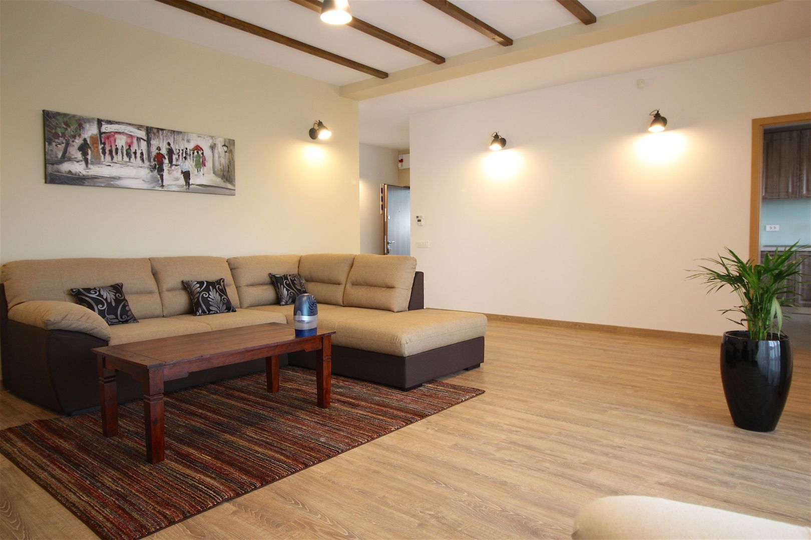 Apartament cu 3 camere de închiriat la intrare in Dumbravita - Poză 1