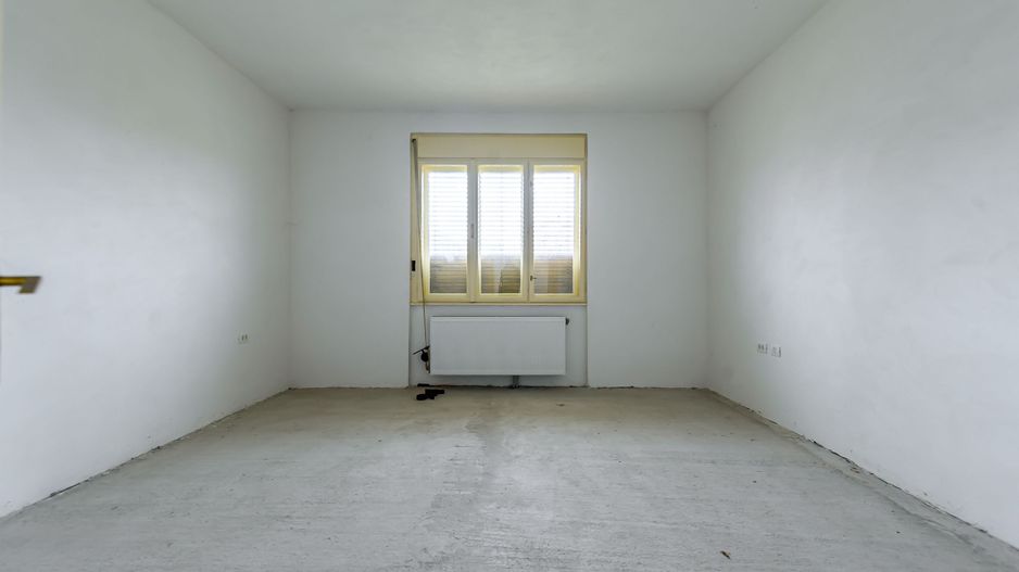 Casă la sol, renovată la gri, cu 3 camere în Nădlac * central - Poză 3