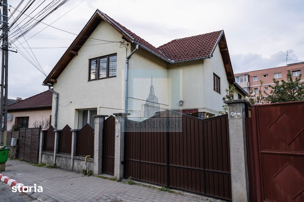 Casă/Vila de vânzare/ zona Sacele - Poză 1