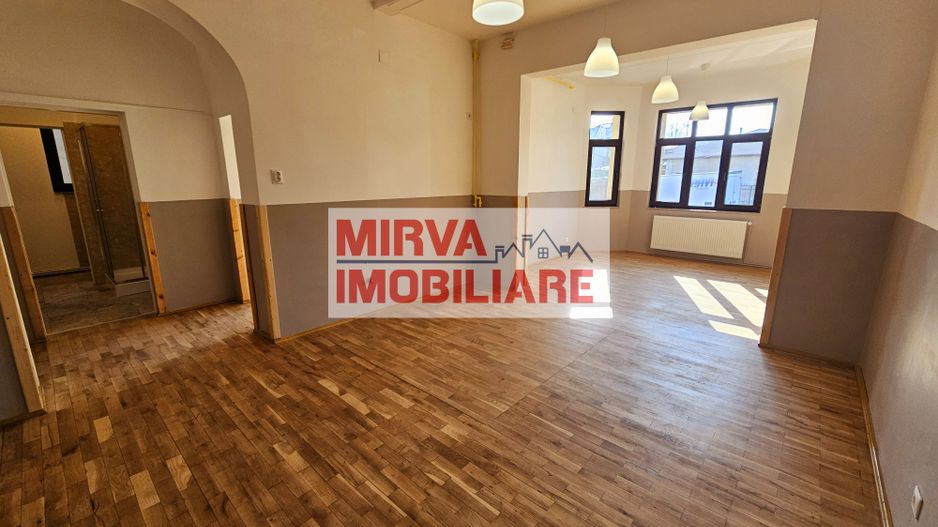 2 Vile Interbelice | Zonă Centrală | Renovate Integral 2024 - Poză 10