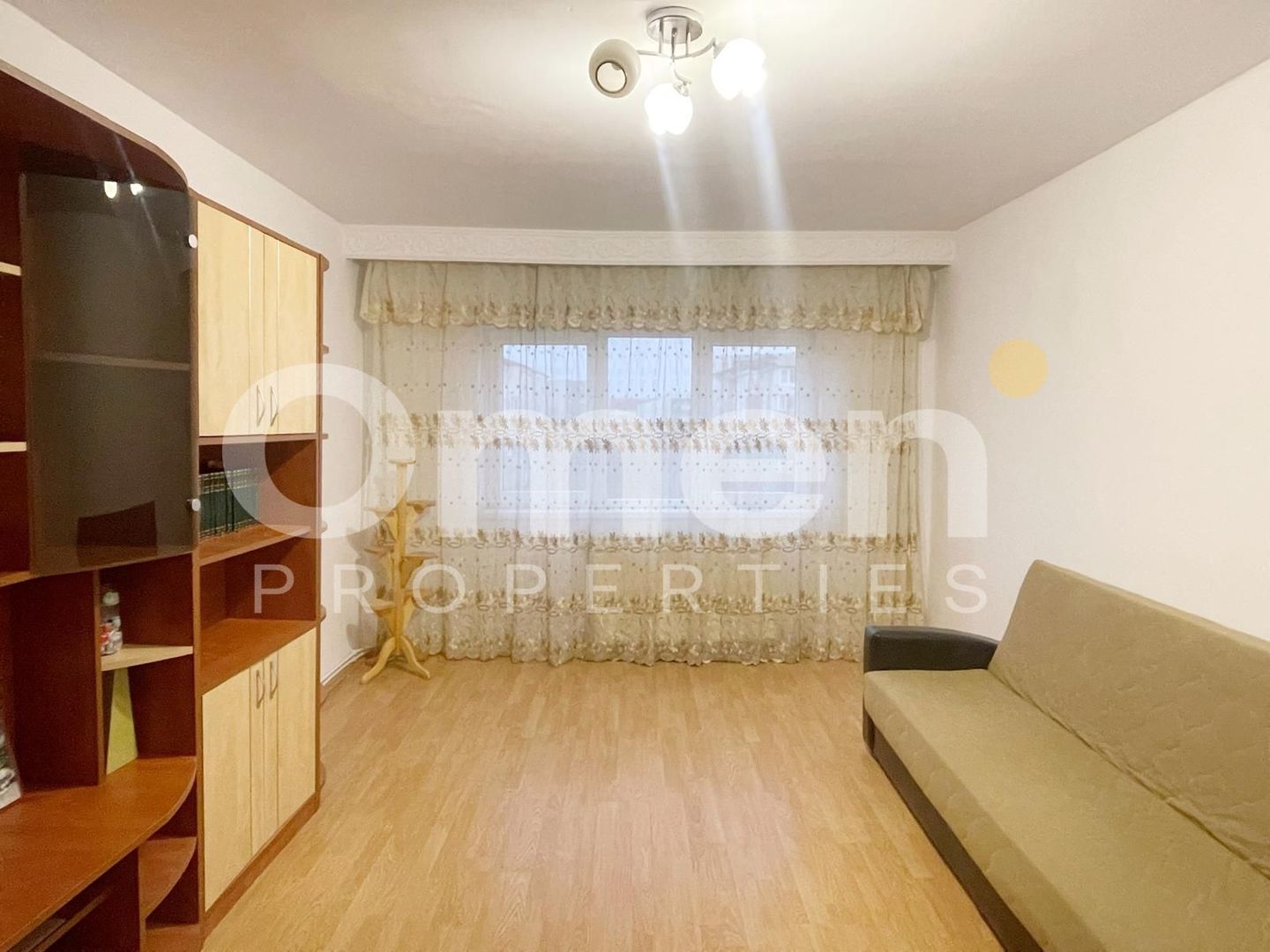 Apartament cu 2 camere de vanzare - Zona Hotel Europa - Poză 1