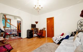 Vila cocheta, situata in centrul istoric al orasului - Poză 5