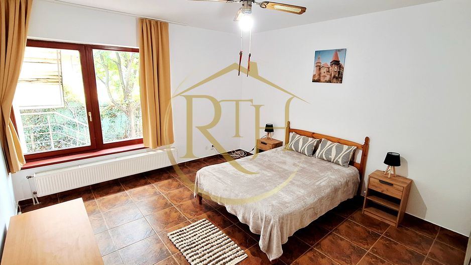Oferim spre inchiriere, casa deosebi cu 4 camere,2 garaje,zona Soarelui-Braytim - Poză 8
