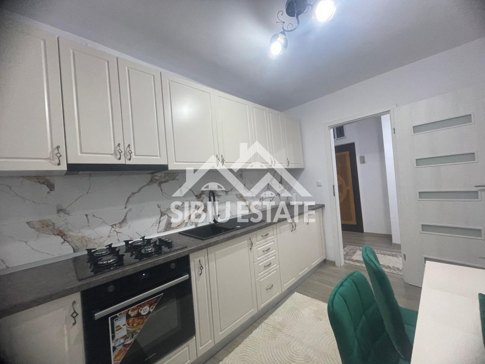 Apartament de vanzare cu 2 camere decomandat, etaj 2, pivnita- Cartierul Strand - Poză 5