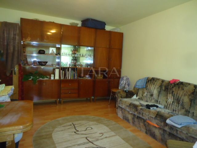 Apartament cu 4 camere, ideal pentru familie, în zona Penny. - Poză 1
