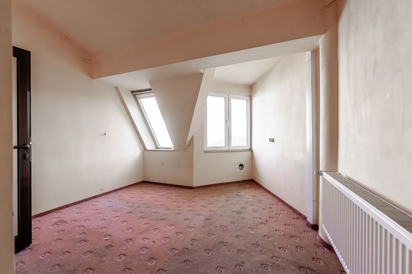 Spațiu generos în centrul Aradului. Ideal pentru birouri sau cabinete - Poză 7