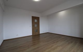 8 incaperi, 2 bai, centrala proprie, 3 locuri de parcare; Lipovei. - Poză 21