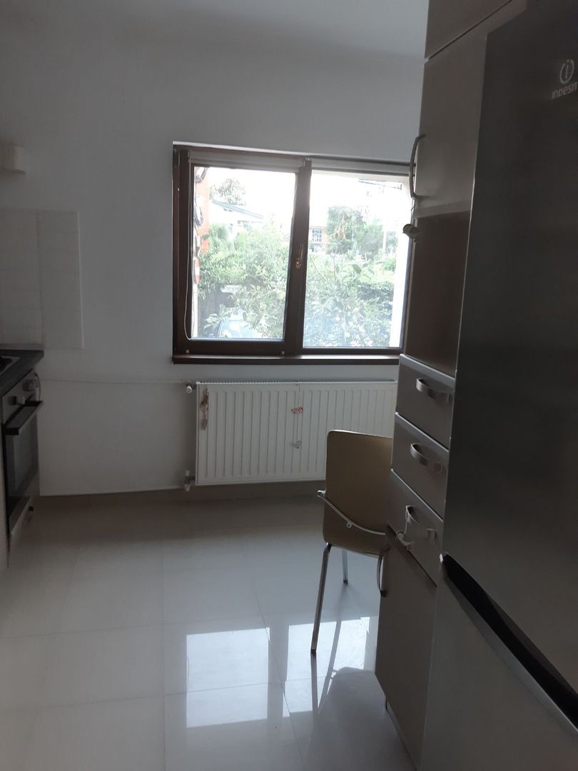 AP. 2 CAMERE - EROII REVOLUTIEI, MASINA SE SPALAT VASE, METROU - Poză 5