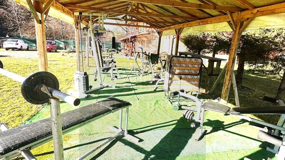 Vila de vanzare in Parcul national Piatra Craiului - Poză 14