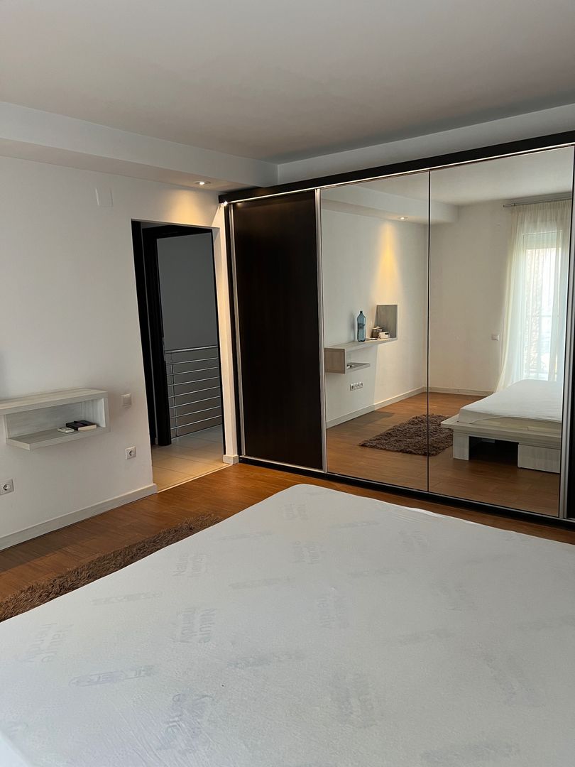 Casa de inchiriat- Cosmopolis - Poză 1