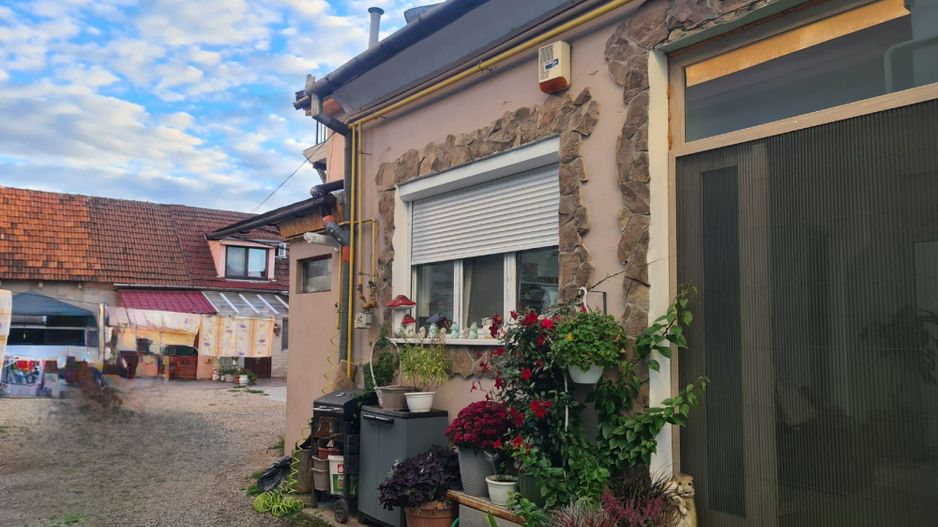 Proprietate ultracentrală cu 5 camere- str. Primăriei - Poză 18