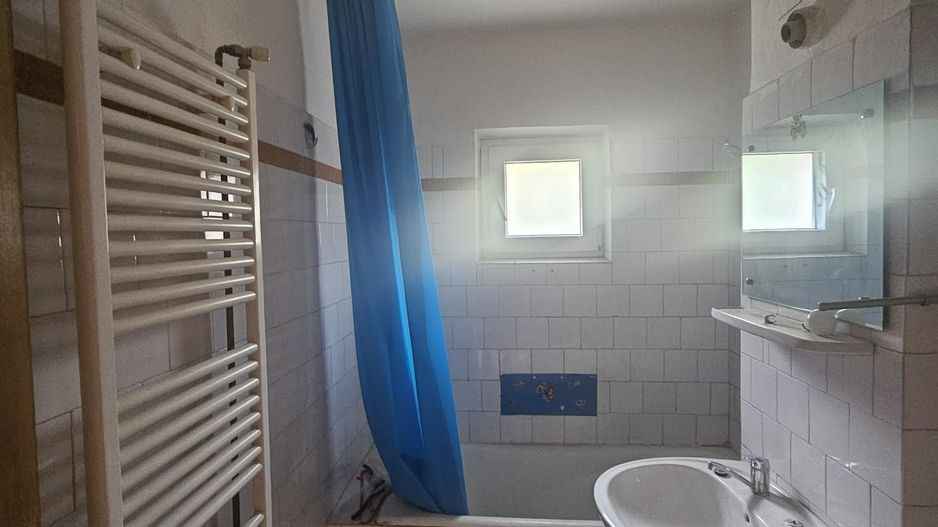 Apartament spațios 3 camere, 2 băi și 2 balcoane – Craiovei, Gh. Doja - Poză 13