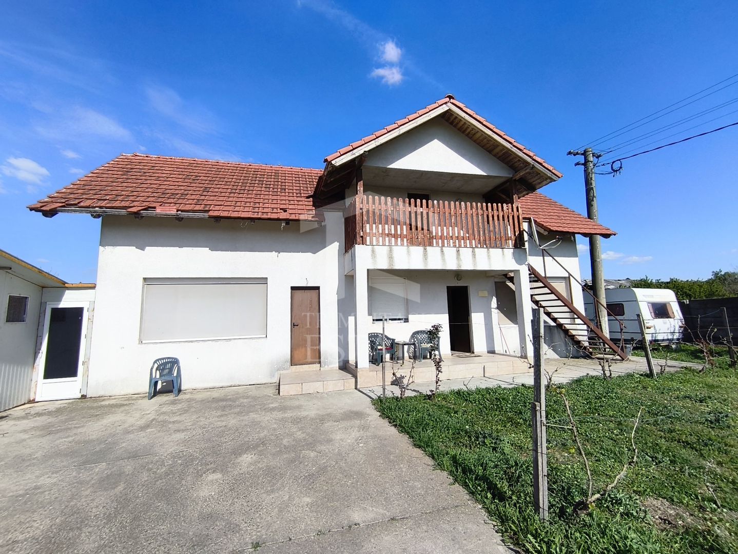 Casa cu 4 camere cu teren de 14,340 mp + platforma de beton cu hala - Poză 3