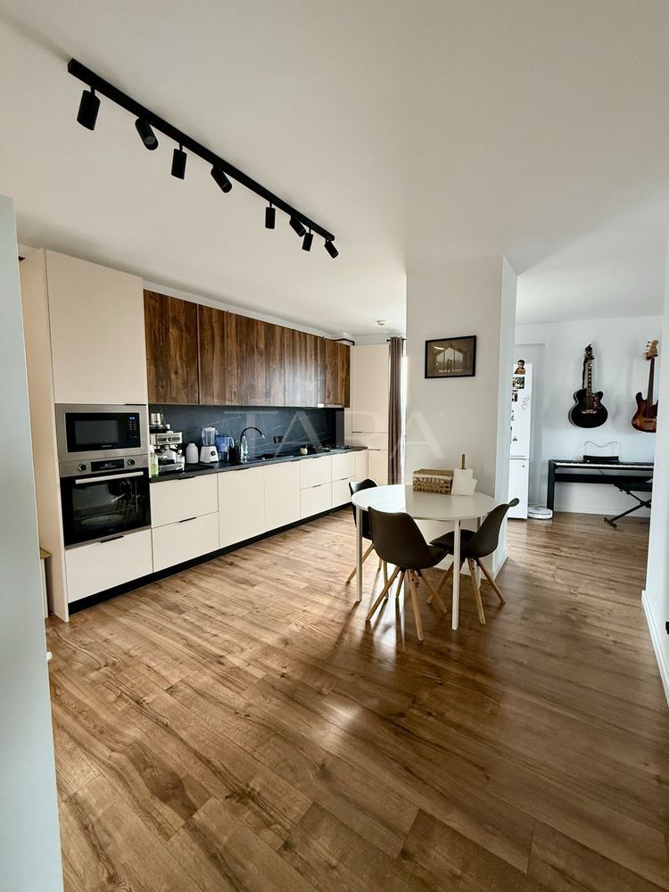 Apartament decomandat cu 3 camere, ultimul etaj, Traian Vuia. - Poză 3