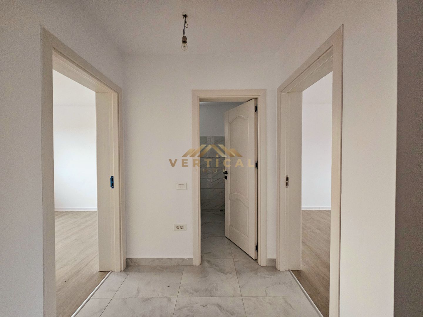 Casa pe un singur nivel cu 3 camere - com Berceni - Poză 12