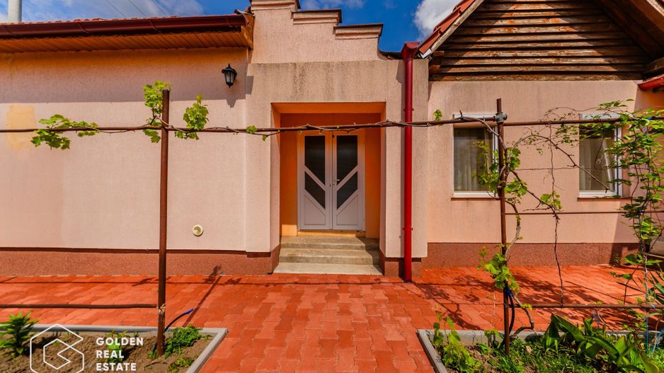 Casa situata in comuna Seitin, la cheie - Poză 30