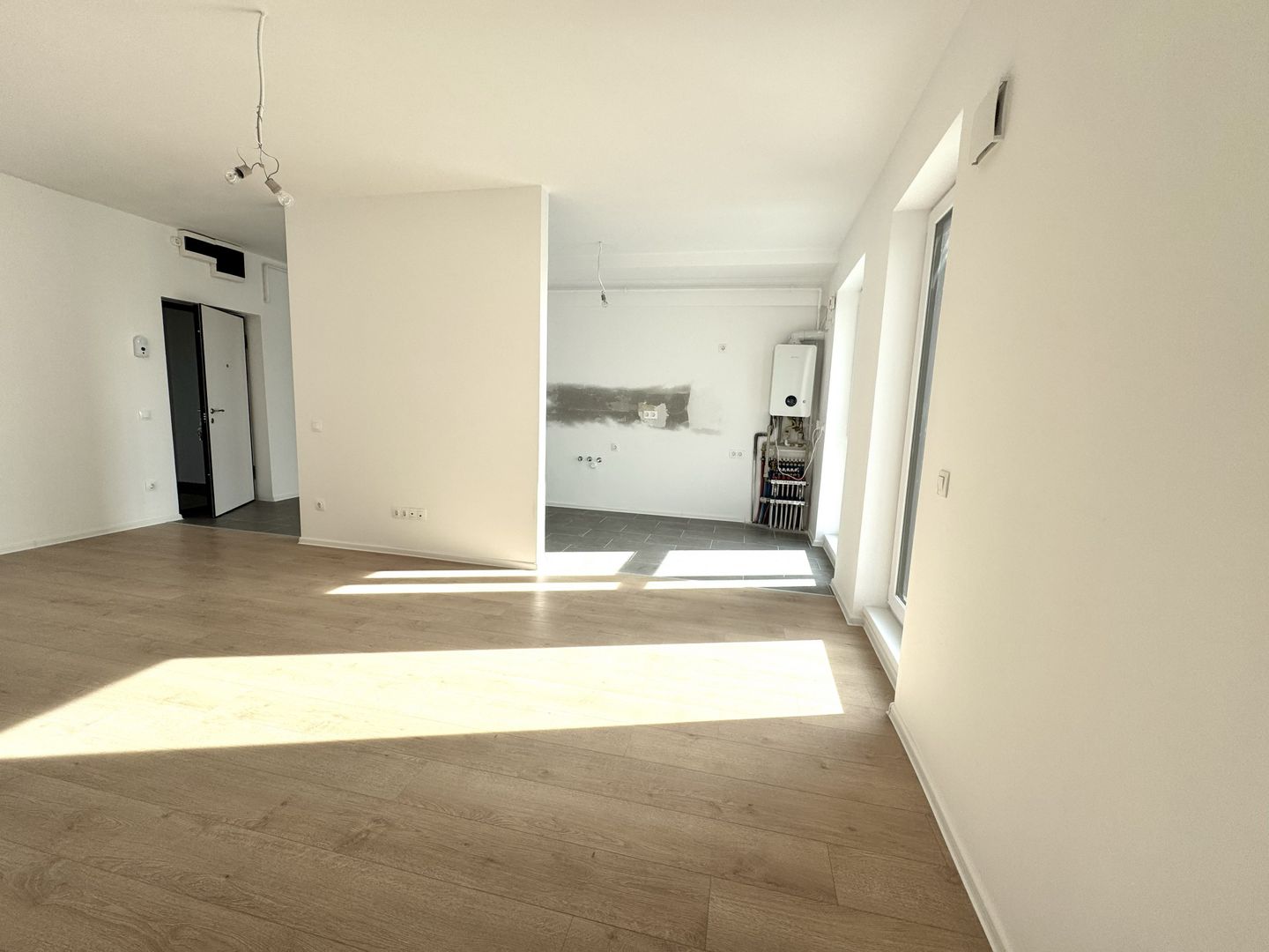 Apartament 3 camere Zona Mall Colosseum-Lacul Străulești - Poză 19