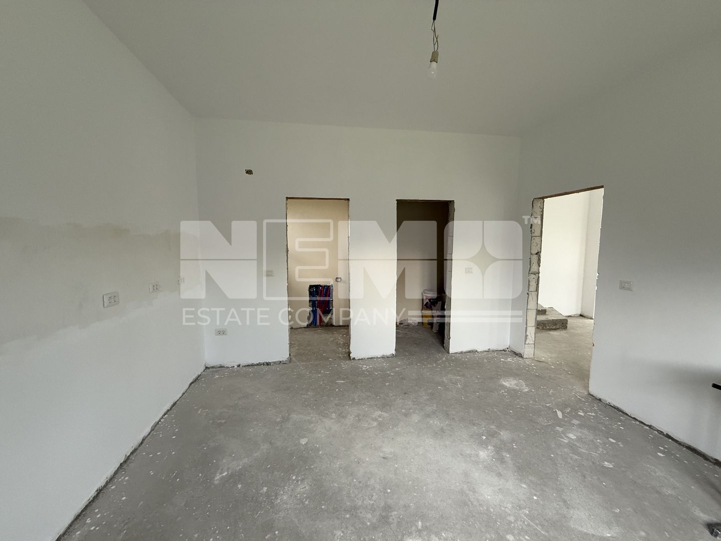 CASA CU 11 ARI TEREN - DRUM PRIVAT - LIVADA - Poză 6