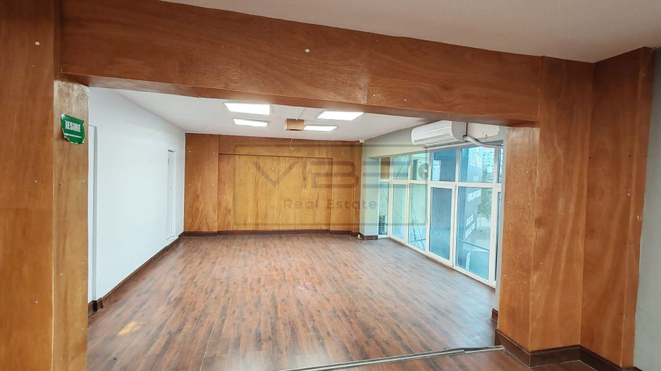 Sf. Lazar- Spatiu comercial la bulevard- vad/ trafic pietonal intens ! - Poză 17