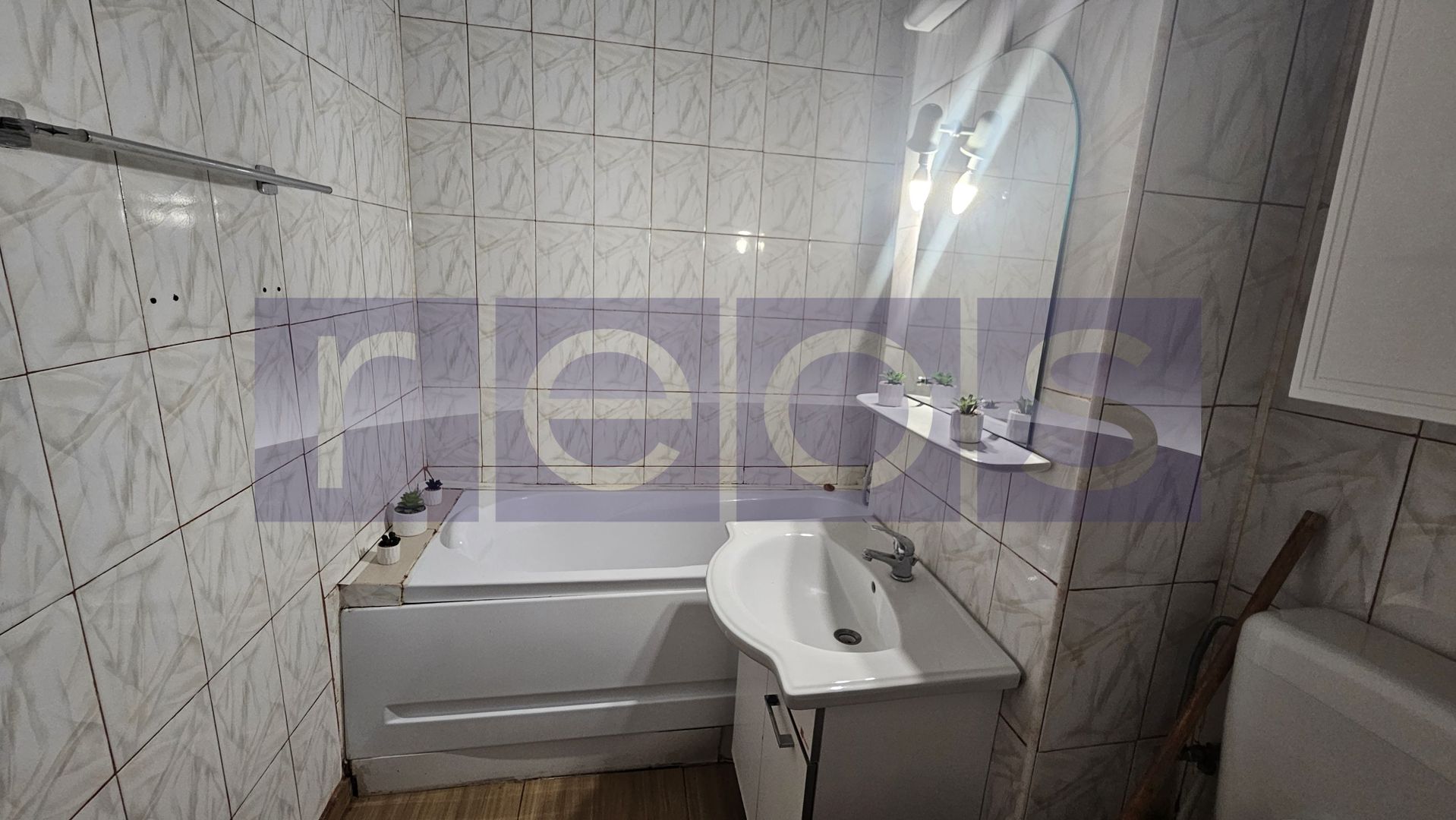 DE VANZARE AP 2 CAMERE 54 MP GORJULUI | CIRCULAR | RENOVAT | METROU - Poză 5