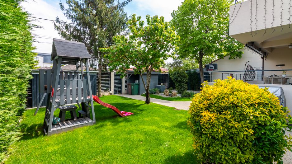 Vilă superba 7 camere, zona linistita, Bucurestii Noi - Poză 1