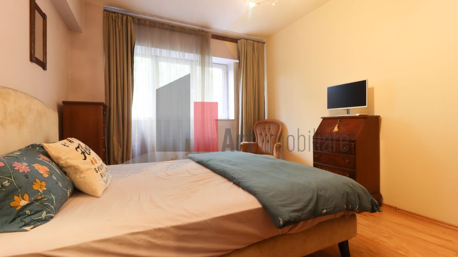 Apartamentul "BUTIKO", Calea Calarasilor-adiacent, bloc nou, GARAJ SUBTERAN - Poză 12