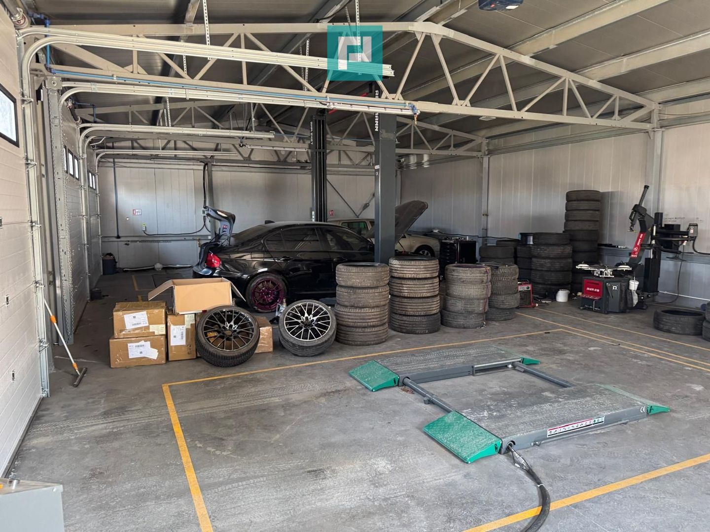 Spațiu industrial cu 6 camere de vânzare în Utvin - Poză 4