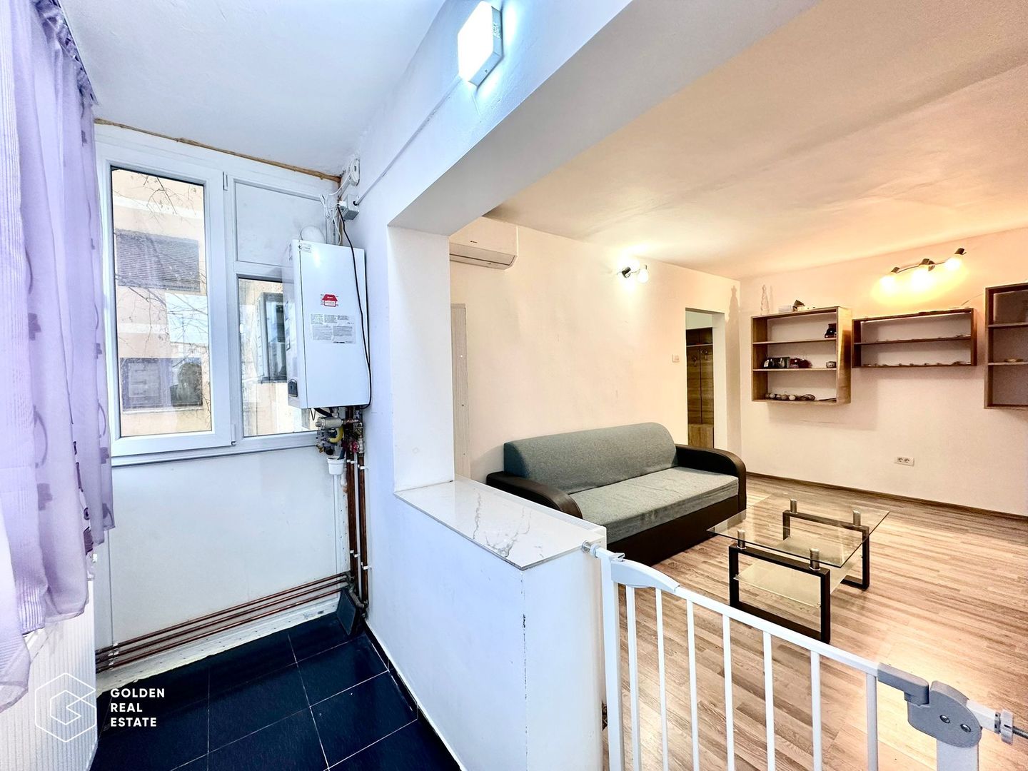 Apartament 2 camere, Micalaca, etaj 1, centrala proprie si parcare - Poză 3