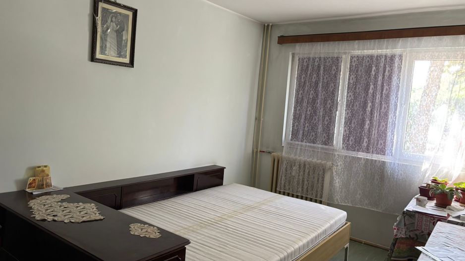 De vanzare Apartament 3 camere, Berceni, sector 4 - Poză 1