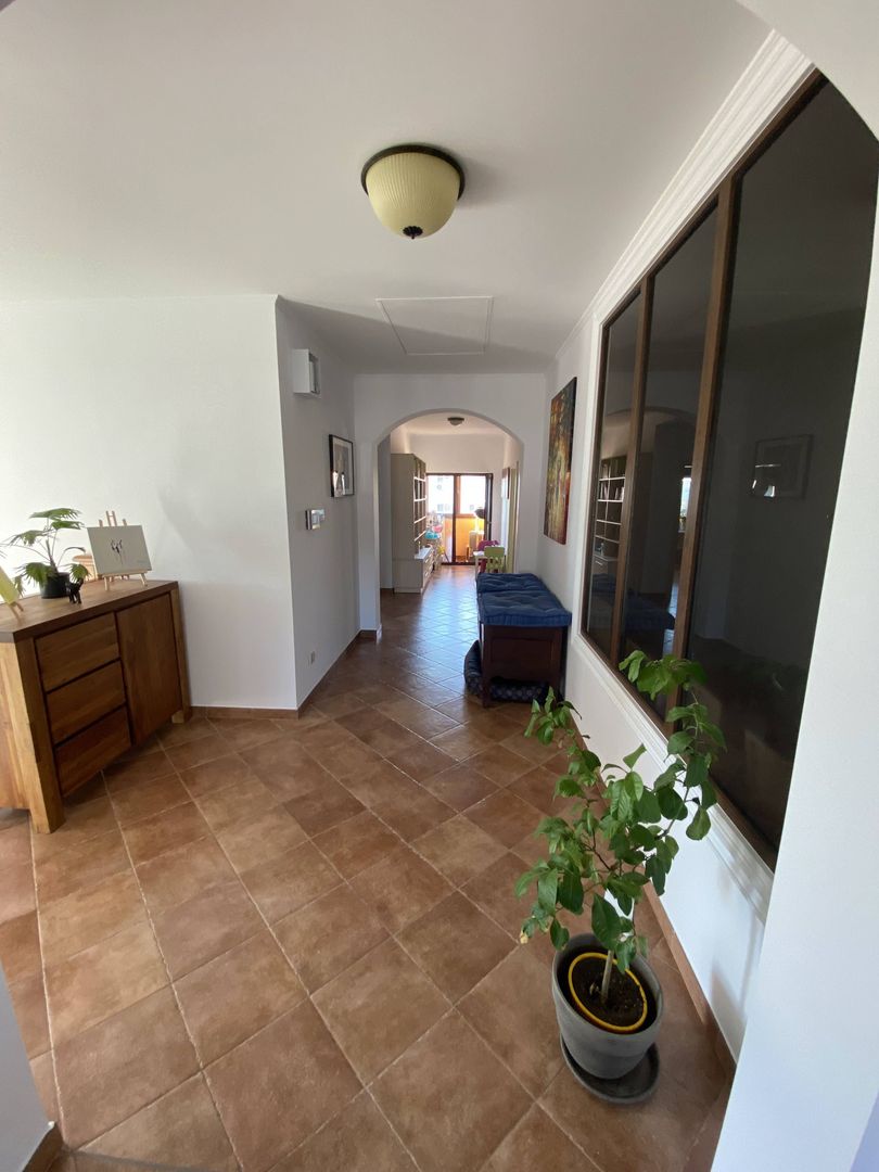 VILA  - ARADULUI. -British - Poză 9