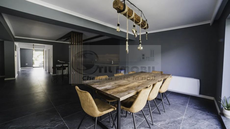 Pensiune de vanzare Voronet - 6 camere - 7 bai - Poză 2