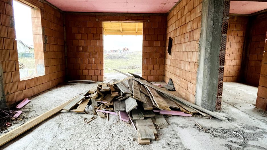 Casă P+M la roșu de vânzare în Cihei – Grigorescu II - Poză 4