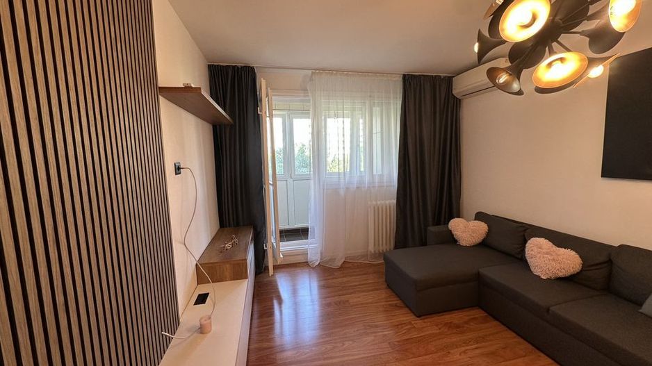 Închiriere Apartament cu 2 camere, decomandat, metrou Dristor in fata blocului - Poză 3