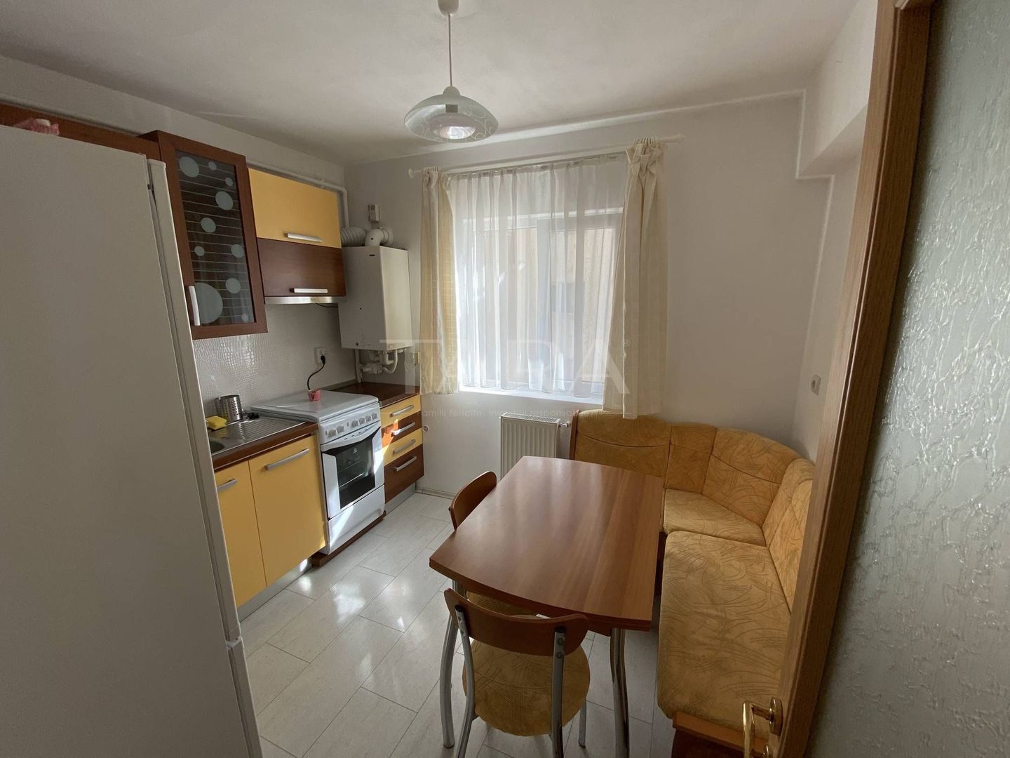 Apartament cu 2 camere, balcon generos,  Baciu, zona Primariei - Poză 4