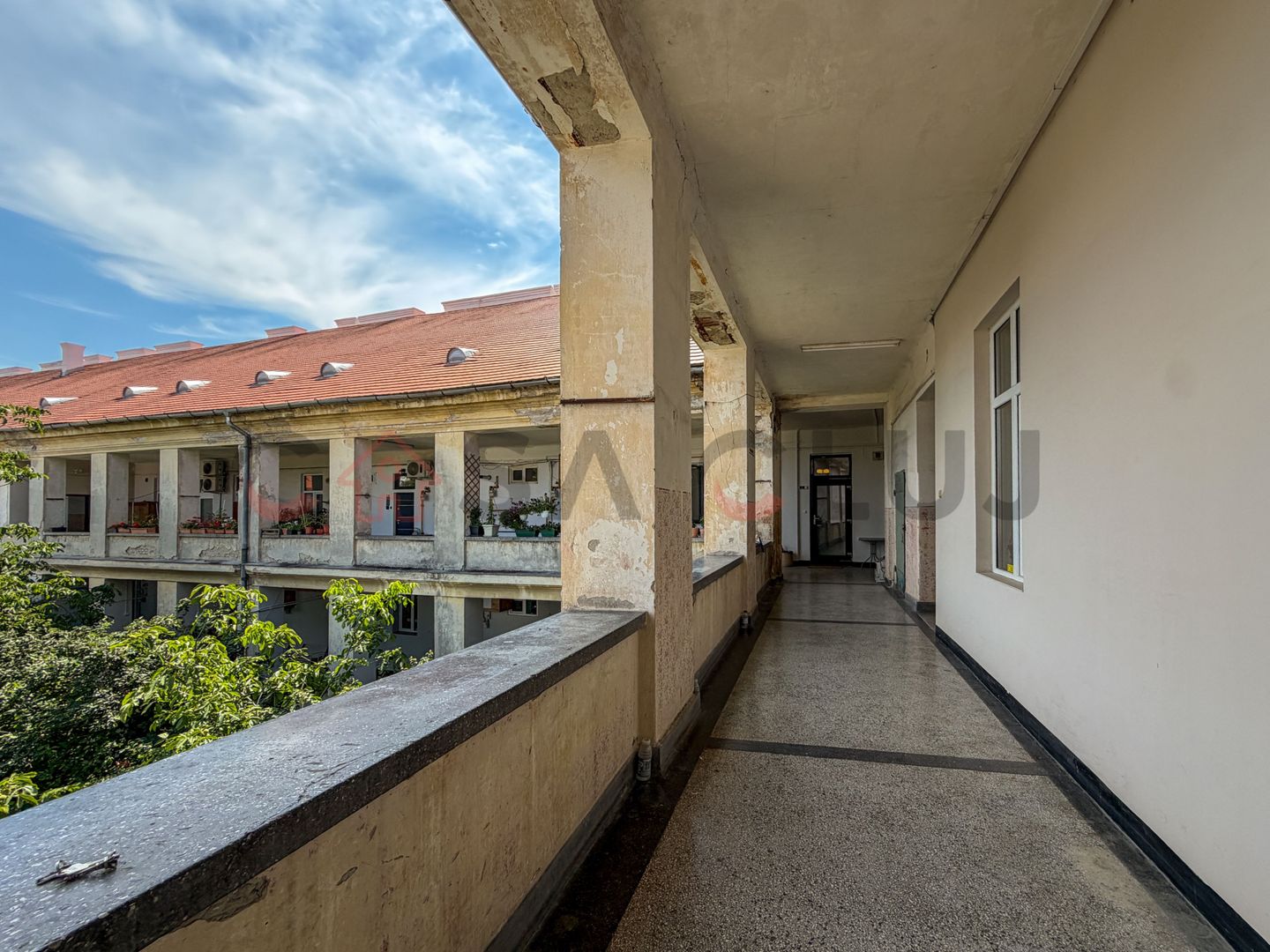 2 camere, zona centrala, finisat modern-locuinta sau birou - Poză 5