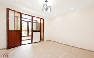 Vanzare apartament elegant cu 2 camere( Papadie) , etaj 4,105.000 EURO - Poză 1