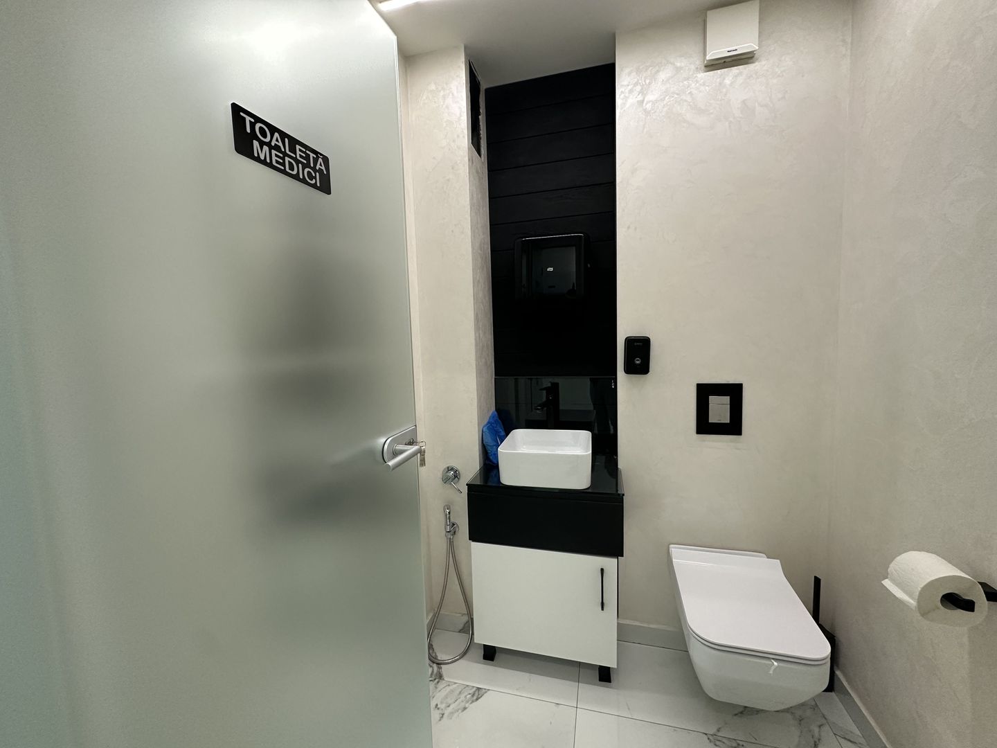 Clinica Stomatologica Premium – 2 Cabinete Complet Utilate – Metrou - Poză 9