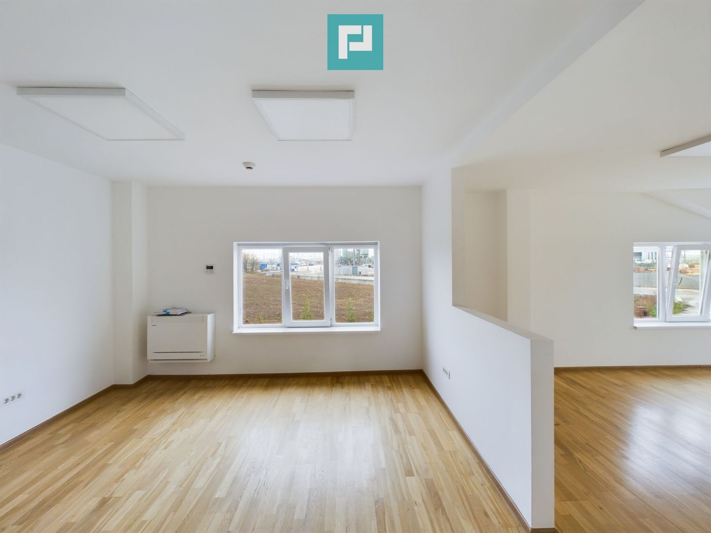 Hală cu birouri și platformă betonată de 2.500 mp - Poză 5