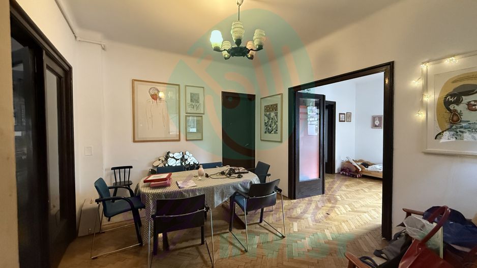 Proprietate rara pe o strada boema - Poză 19