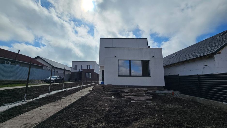Casă de vânzare în Valu lui Traian – spațiul ideal pentru familia ta - Poză 1