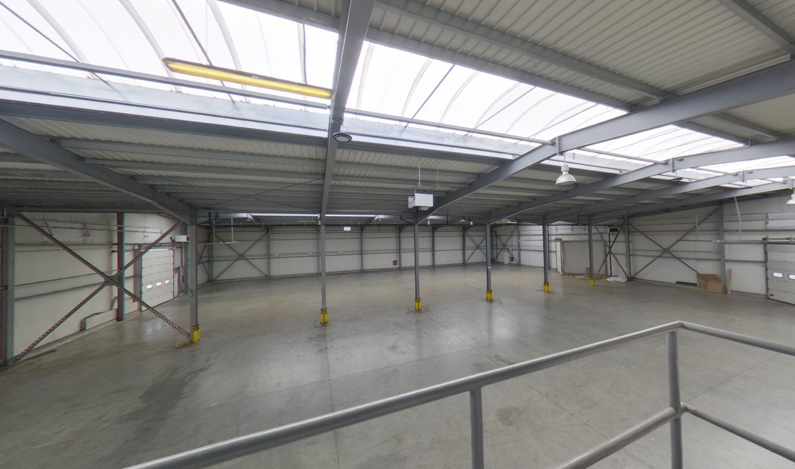 HALĂ INDUSTRIALĂ 854 MP 0% COMISION 3eur/mp - Poză 1