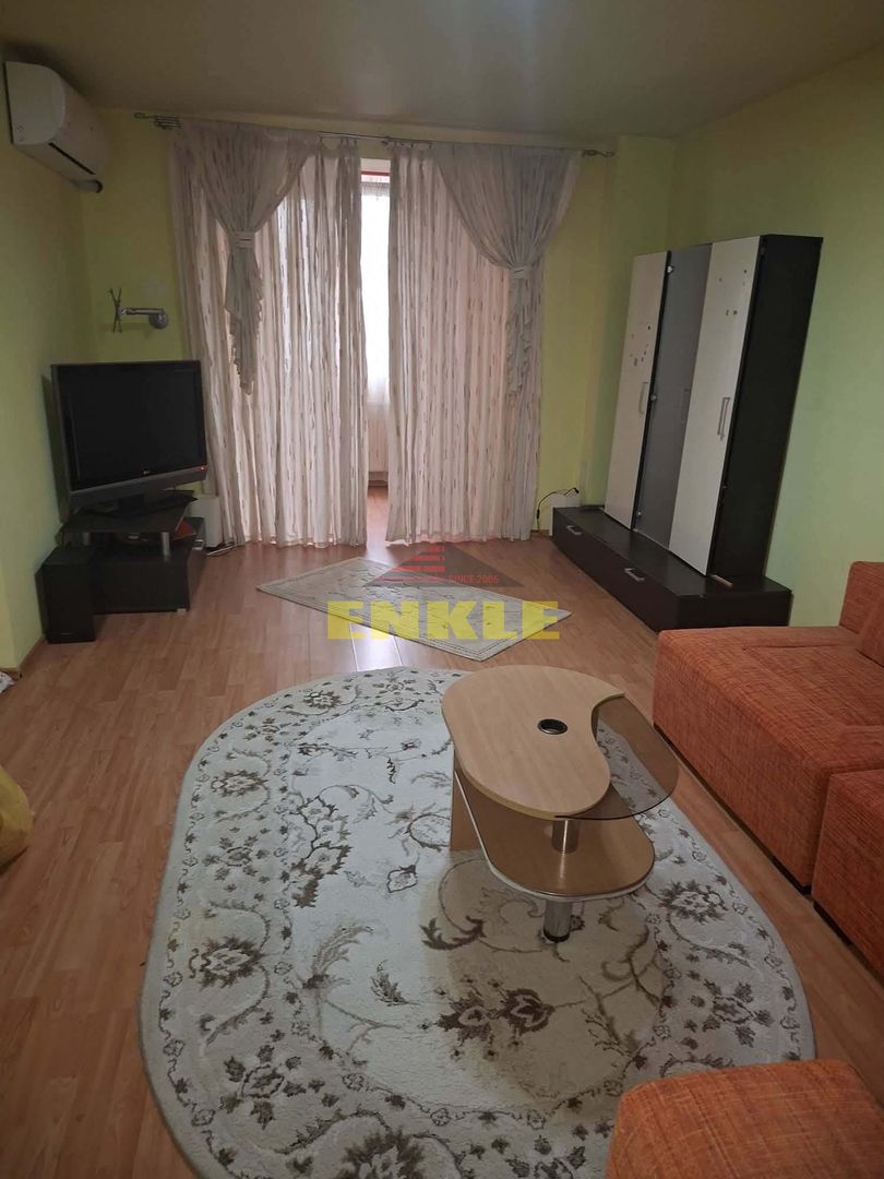 De inchiriat apartament cu 3 camere, zona Bulevard - Poză 1