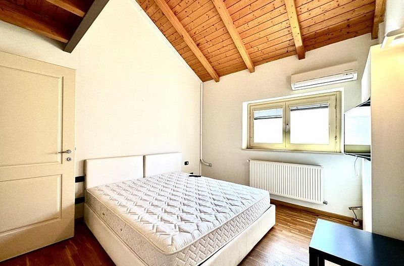 Apartament în Piața Unirii - renovat - mobilat și utilat - Poză 15