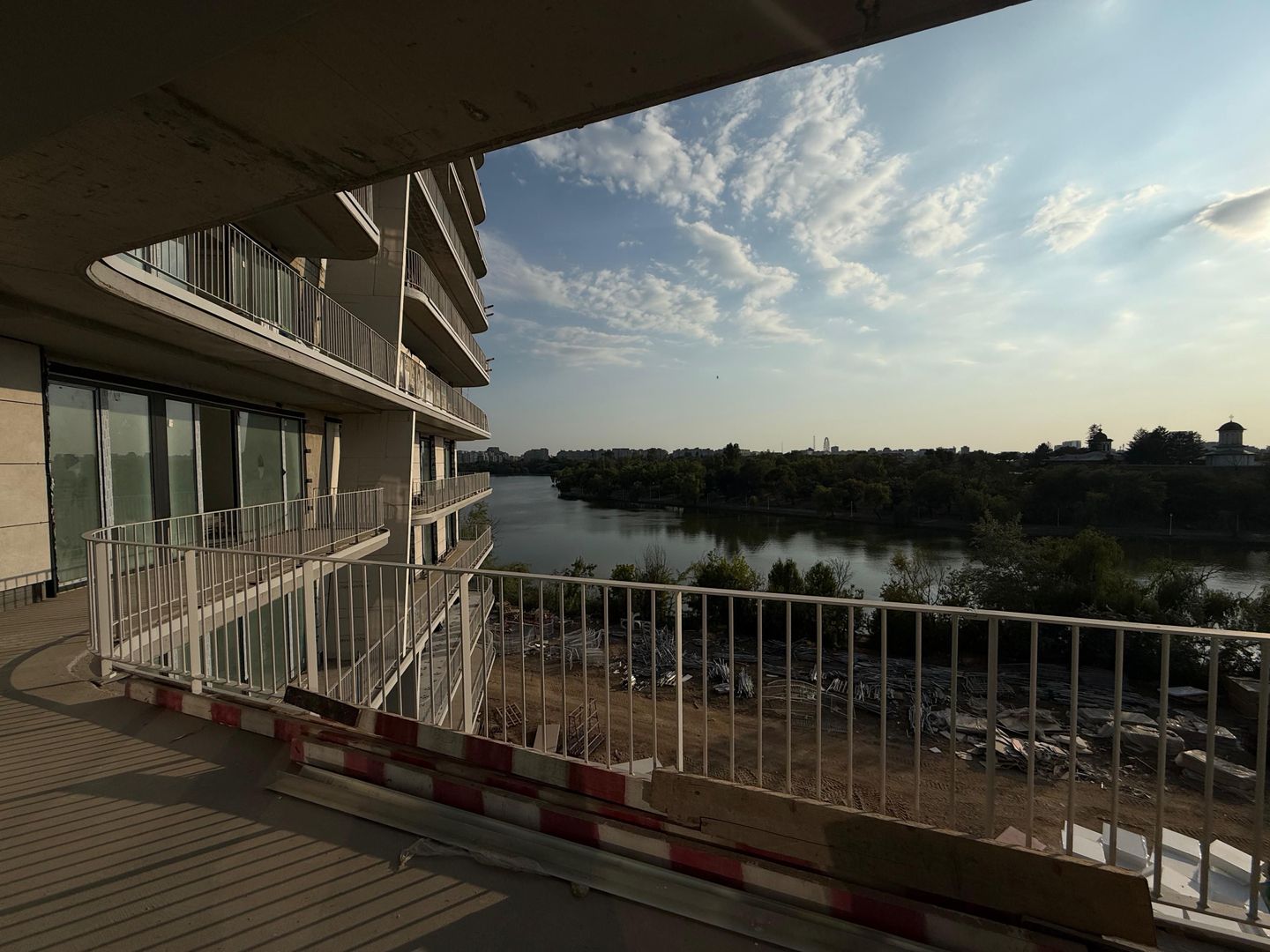 APARTAMENT 3 CAMERE | ONE LAKE DISTRICT |  APROAPE DE FINALIZARE | FAZA  1 - Poză 2