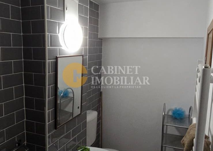 Închiriez apartament 2 camere – Bd. Independenței, zonă centrală - Poză 6